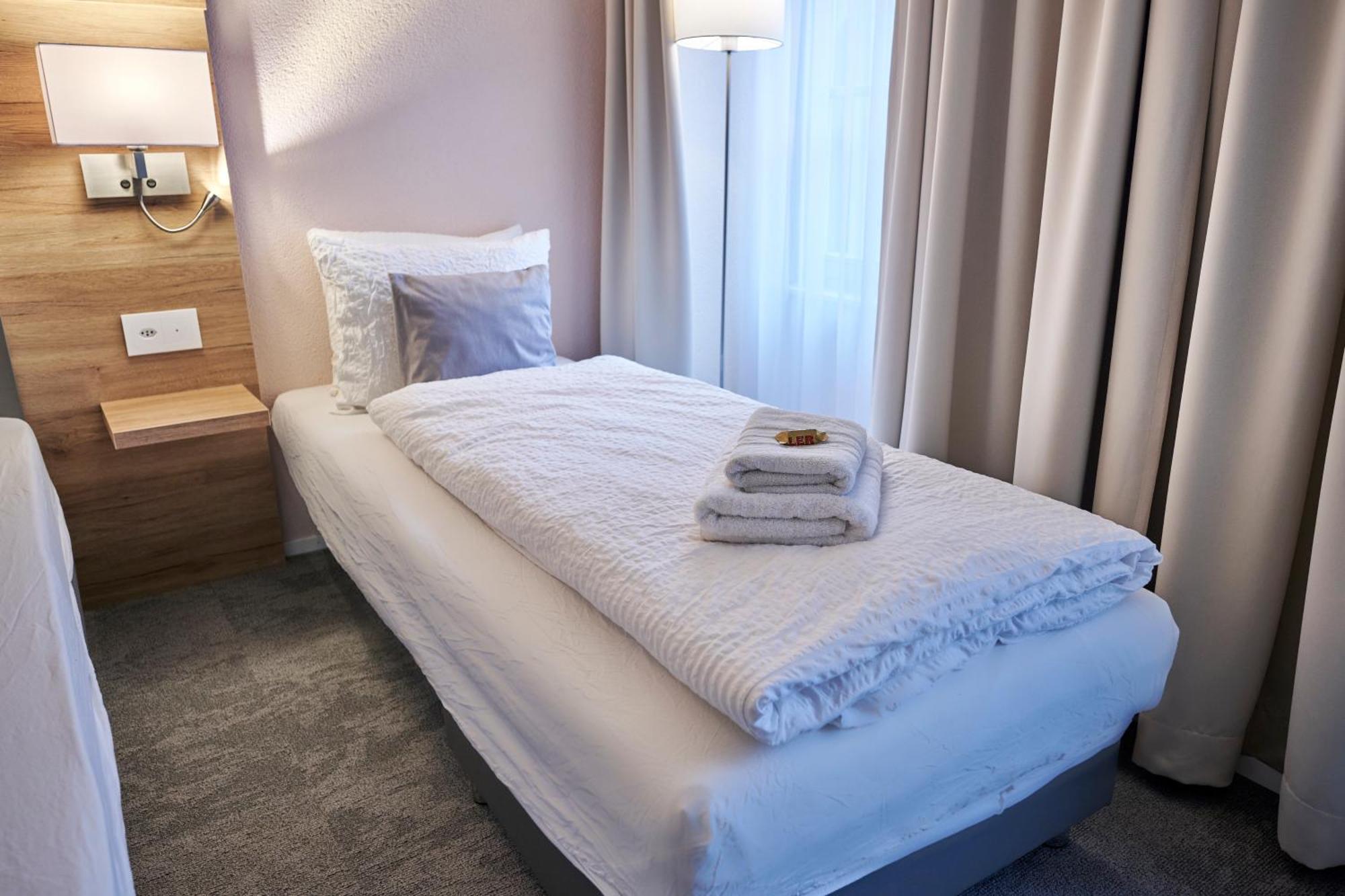 Aparthotel Krone - Self Check-In Unterseen Ngoại thất bức ảnh